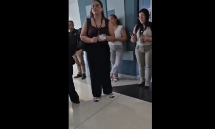 Empresa en Colombia amenaza a empleados con despido por evacuar tras devastador terremoto de 7.4
