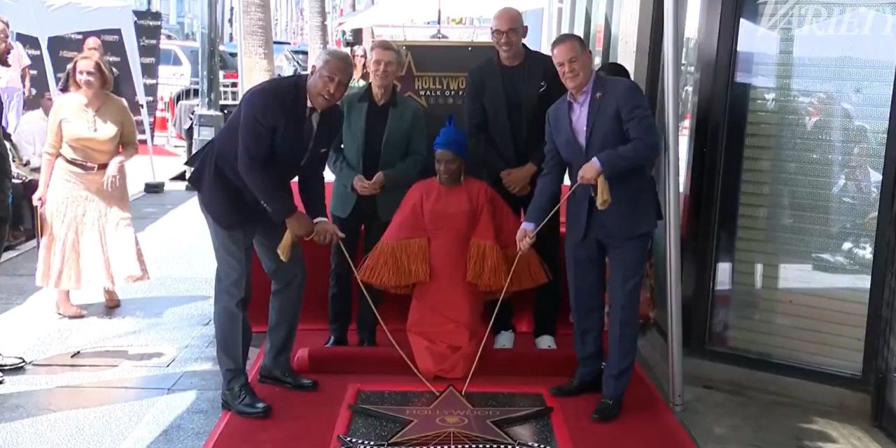 Angélique Kidjo hace historia al recibir la primera estrella para una artista negra africana en el Paseo de la Fama de Hollywood