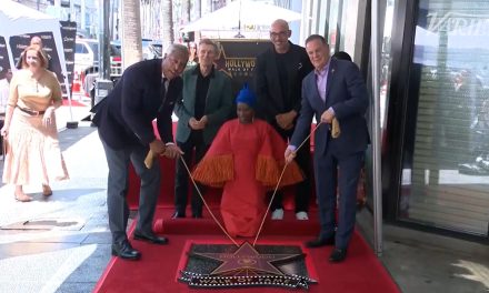 Angélique Kidjo hace historia al recibir la primera estrella para una artista negra africana en el Paseo de la Fama de Hollywood