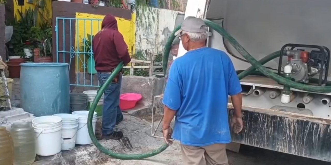 Familias de Parras enfrentan falta de agua