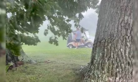 Golfista sobrevive de milagro tras ser alcanzado por un rayo en Ohio
