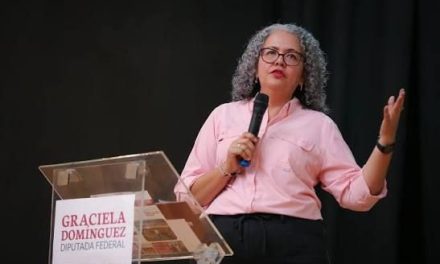 Ella es Graciela Domínguez, la apuesta de Morena en Sinaloa tras licencia de Rocha Moya