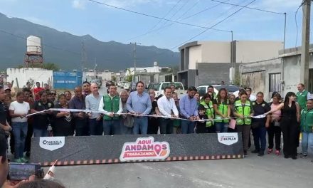 Construyen pavimento en la colonia Vista Alta de Saltillo