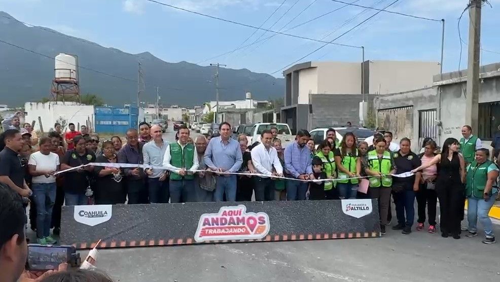 Construyen pavimento en la colonia Vista Alta de Saltillo