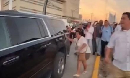 ‘¡No te doy la mano!’; mujer encara a Claudia Sheinbaum por despojo de terreno en Tampico (video)