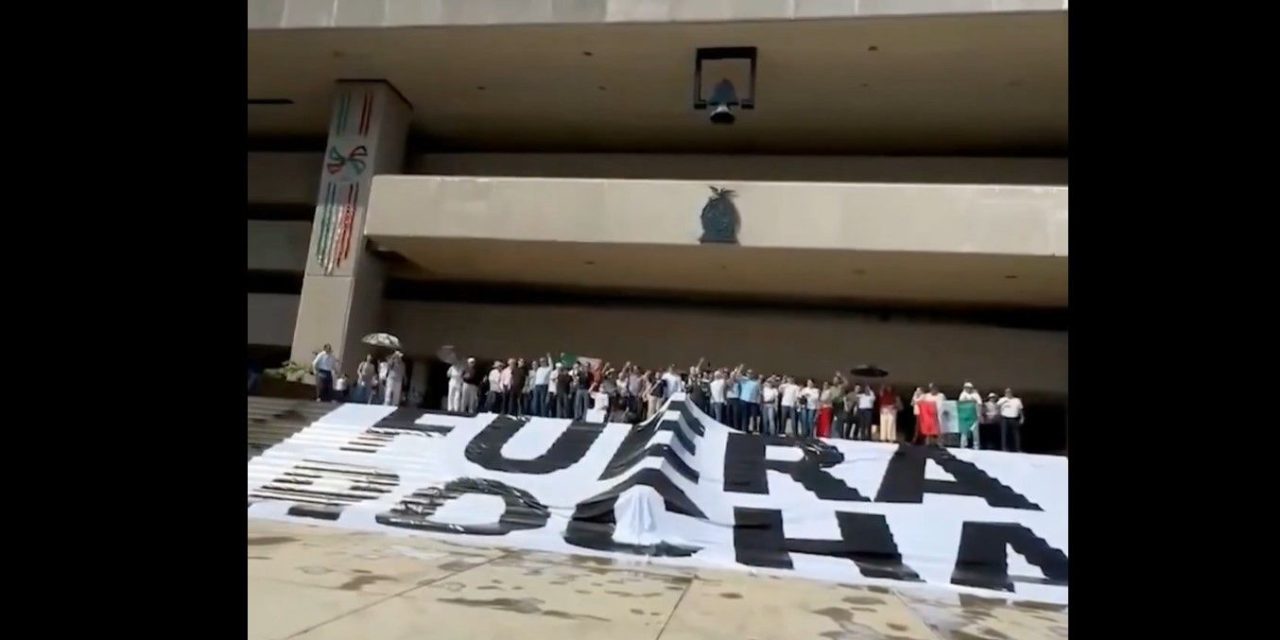 Ciudadanos protestan contra Rocha y exigen nuevo rumbo para Sinaloa
