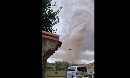 Captan en video impresionante tornado al sur de Francia