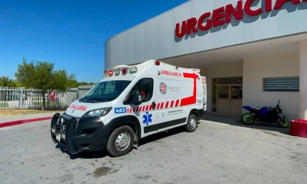 Motociclista resulta lesionado tras caer sobre la Saltillo-Monterrey