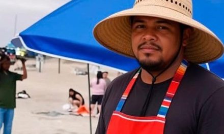 ‘¡500 pesos por un mango!’: Denuncian presunto cobro excesivo a turista en Playa Hermosa, Ensenada