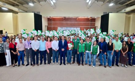 Gobernador impulsa certeza jurídica para 234 familias de Monclova