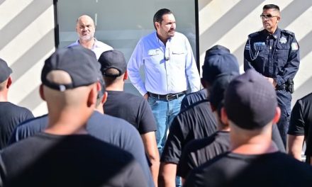 Carlos Villarreal da la bienvenida a 100 nuevos cadetes de la Policía Municipal
