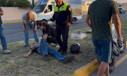 Motociclista resulta lesionado tras choque en el bulevar Emilio Arizpe de la Maza