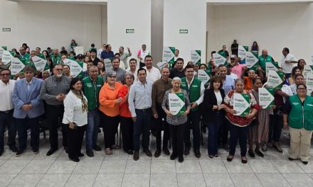Más de 100 familias reciben escrituras en Acuña