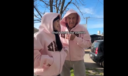 Abuelo de 88 años se convierte en modelo para ayudar al emprendimiento de su nieta