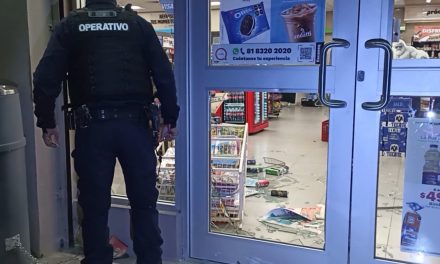 Atracan tienda de conveniencia al oriente de Saltillo