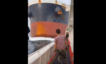 Choca buque panameño contra pesquero chino cerca de Singapur