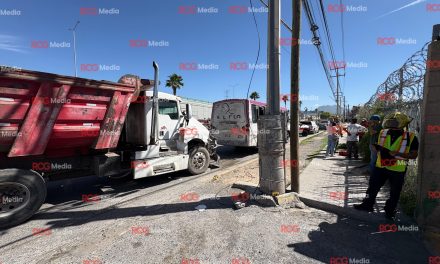 Choca camión urbano y un ‘tortón’ que deja varios lesionados