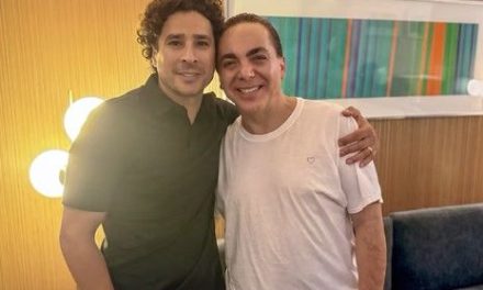 Cristian Castro interrumpe su concierto en Las Vegas para dedicar emotiva canción a Guillermo Ochoa