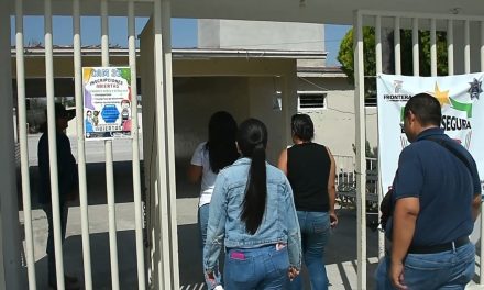 Frenan obra irregular en primaria de Frontera