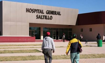 Se recupera operador del tráiler tras accidente en la carretera Saltillo-Zacatecas