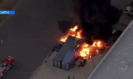 Tragedia en Los Ángeles: Caída de helicóptero en Chatsworth deja al menos tres muertos