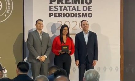 Reconocen 25 años de trayectoria de Laura Mery con la presea ‘Antonio Estrada Salazar’