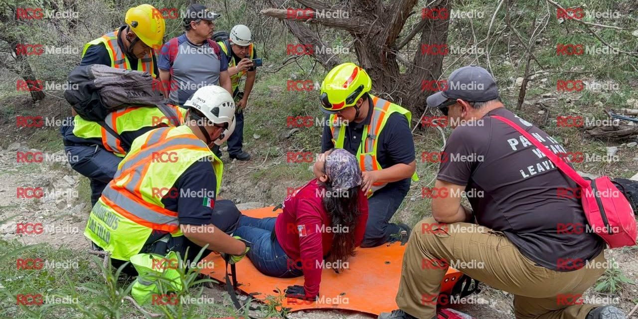 Mujer sufre accidente en la Sierra de Zapaliname