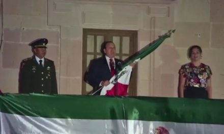 Parras estremece su Plaza de Armas con un Grito de Independencia lleno de orgullo