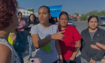 ‘Ya te hubiera partido tu madre’; así fue la pelea entre padres de familia en la primaria Jesús Ochoa en Mirasierra