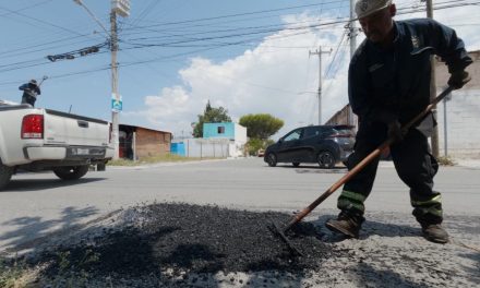 Rehabilita Javier Díaz más vialidades en la colonia El Toreo