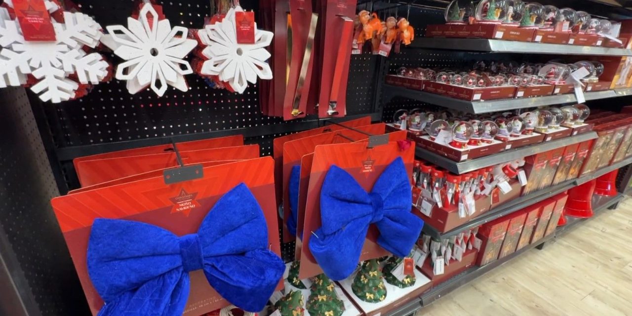 Supermercados son invadidos por artículos navideños en septiembre