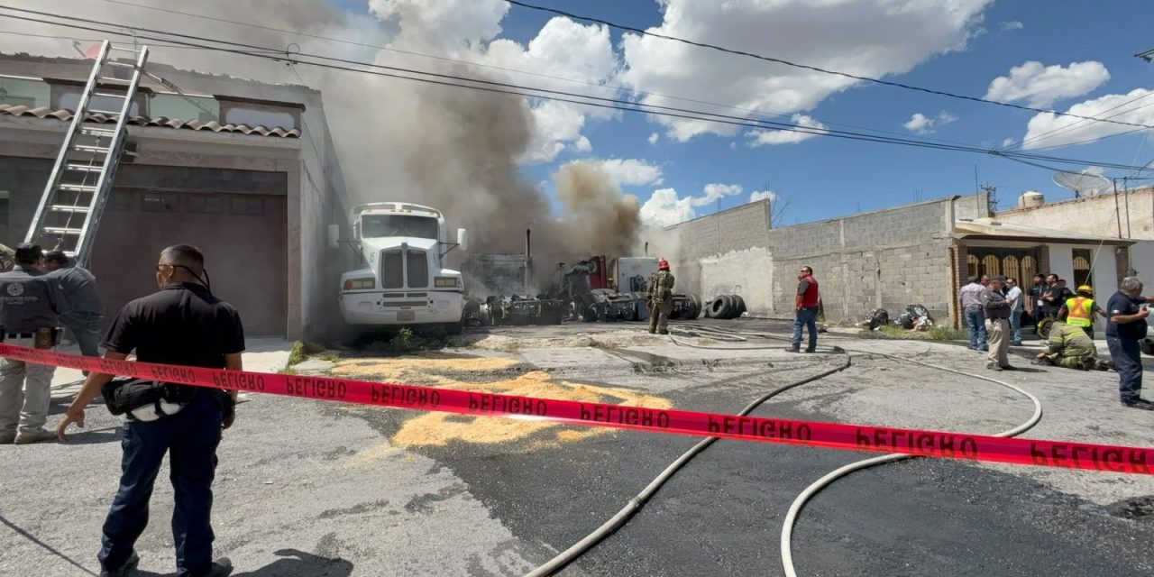 Se incendian tractocamiones en la colonia Chapultepec
