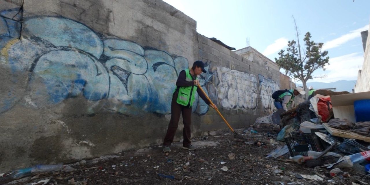 Va el alcalde de Saltillo, Javier Díaz por más arroyos y callejones limpios