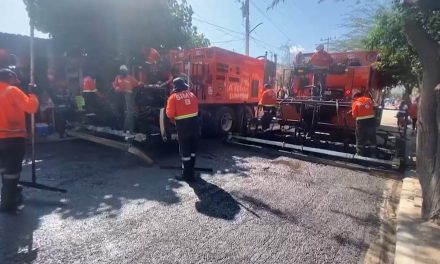 Arranca pavimentación en Zaragoza Sur, en Torreón