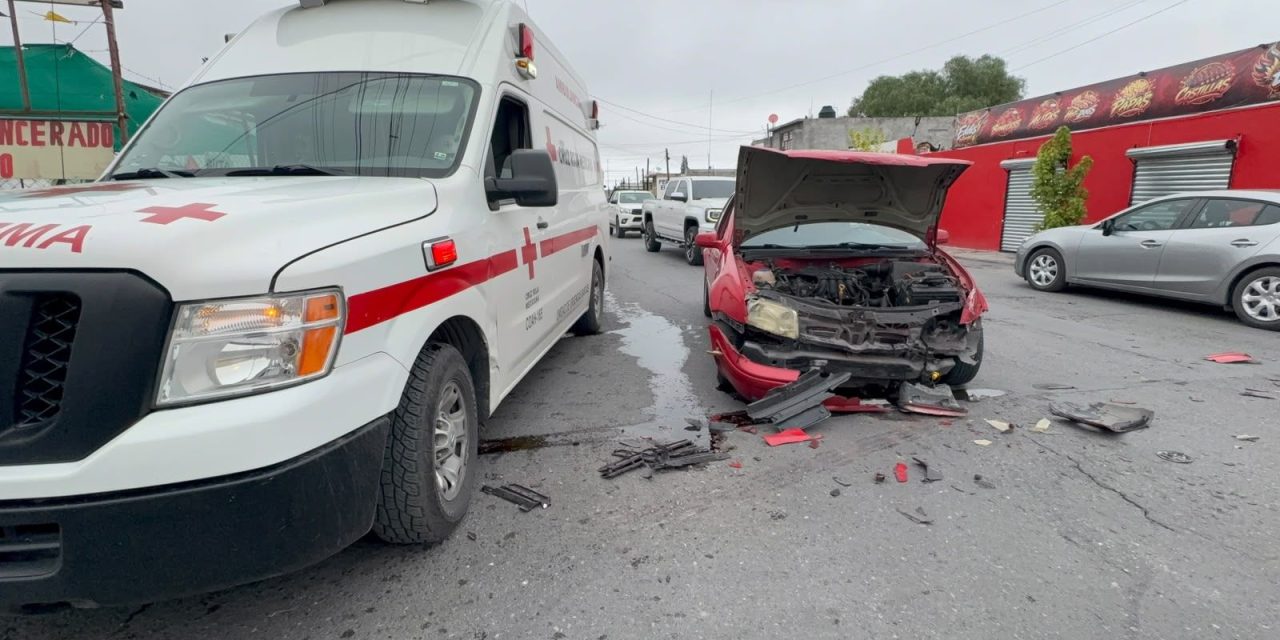 Camioneta golpea y huye tras causar accidente en Saltillo