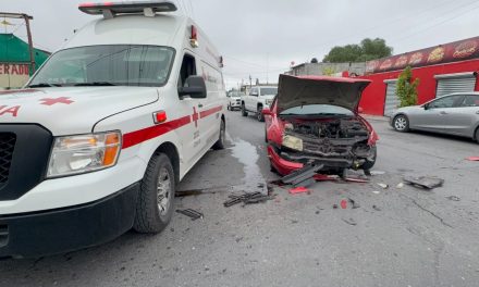 Camioneta golpea y huye tras causar accidente en Saltillo