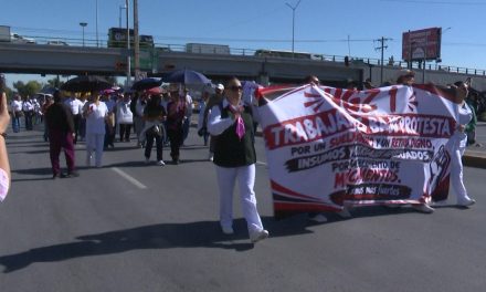 Manifestaciones de trabajadores del IMSS dividen opiniones entre la ciudadanía