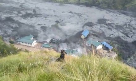 Nueva inundación repentina en Nepal arrasa con decenas de viviendas y deja cinco desaparecidos