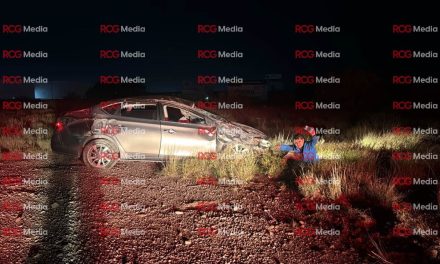 Dos hombres terminan lesionados tras volcadura en la carretera Saltillo-Monterrey